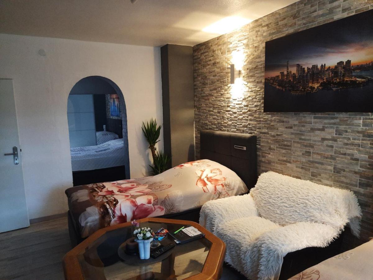 Joys Ferienwohnung Oberhausen  Esterno foto